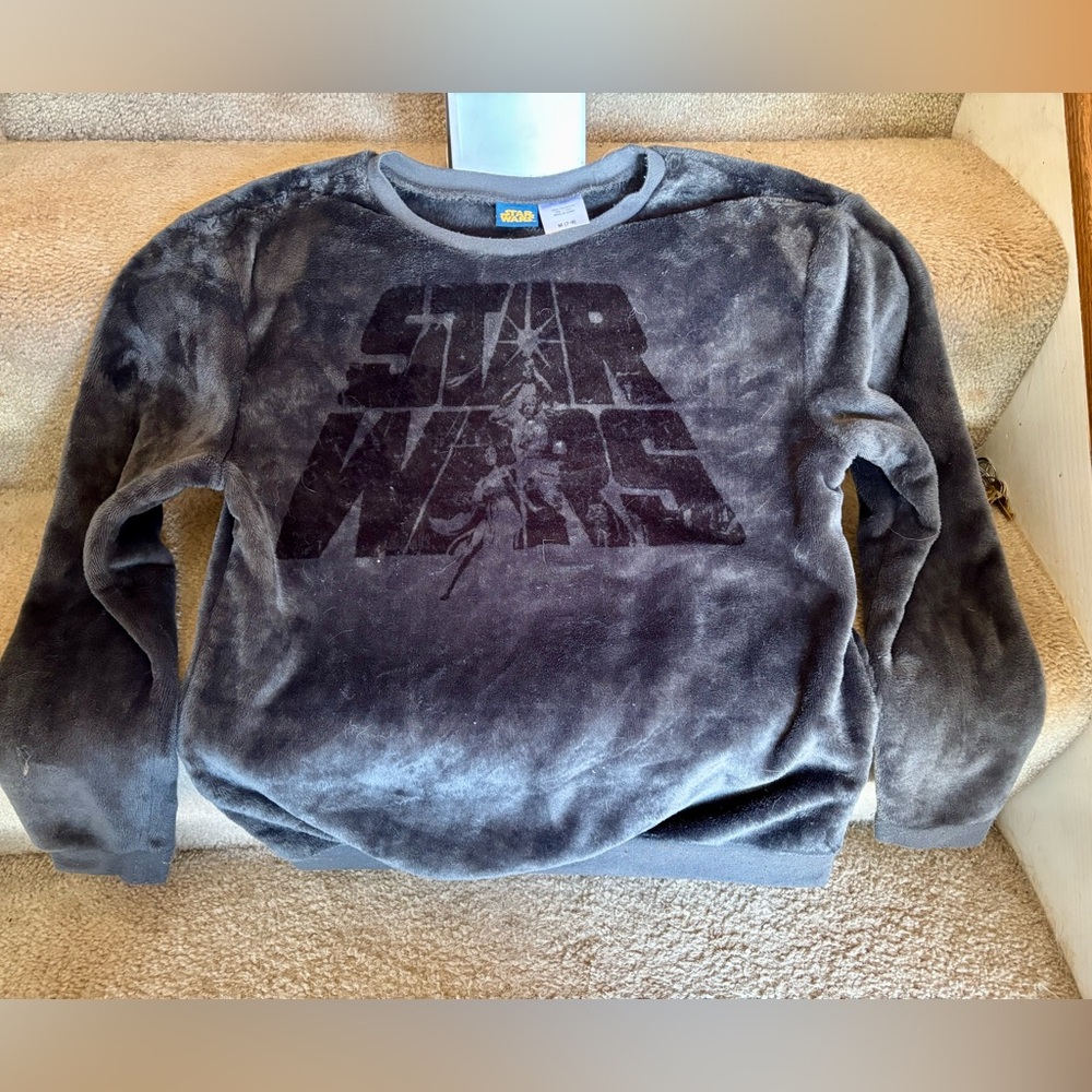 Star Wars Plush Pullover Shirt Sweater Juniors (boy or girl) Medium Size 7-9